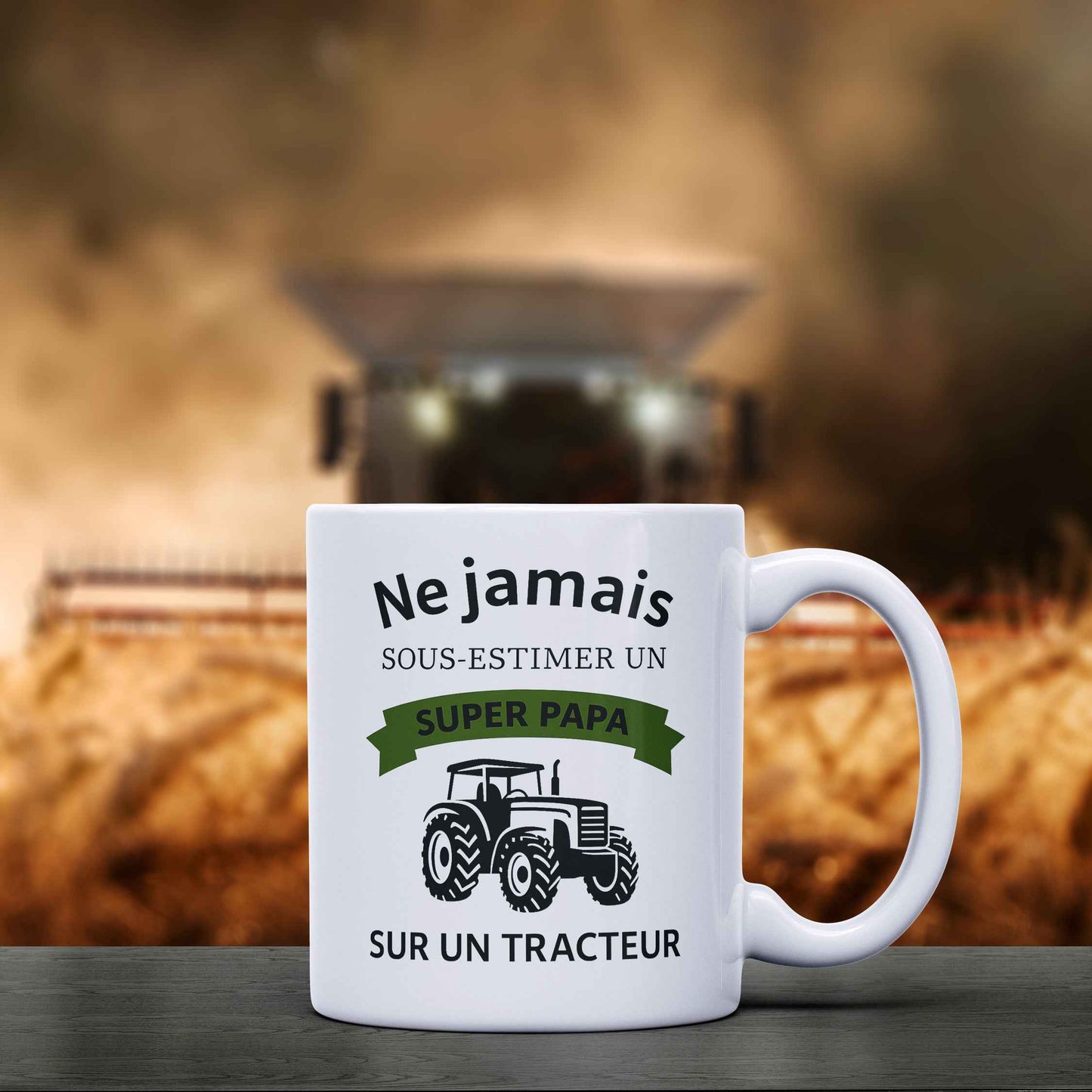 Mug "Ne jamais sous-estimer un papa sur un tracteur"